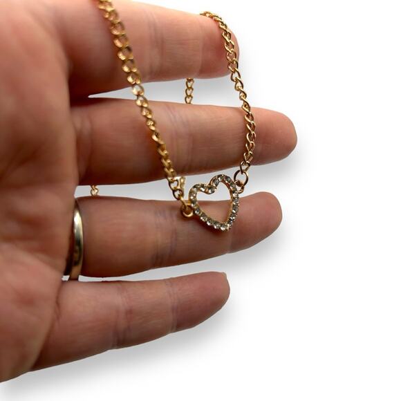 Macy’s rhinestone heart necklace short gold tone chain link layering Valentine's - Picture 6 of 10